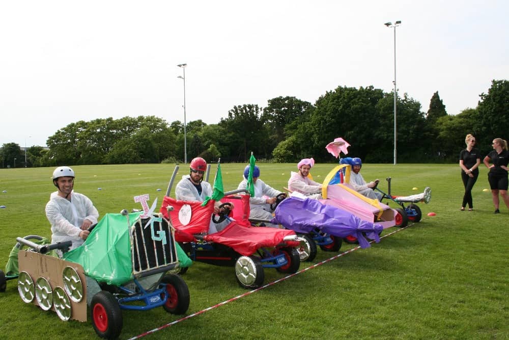 Image Wacky Races – move fast, or stay last! | TeambuildingGuide